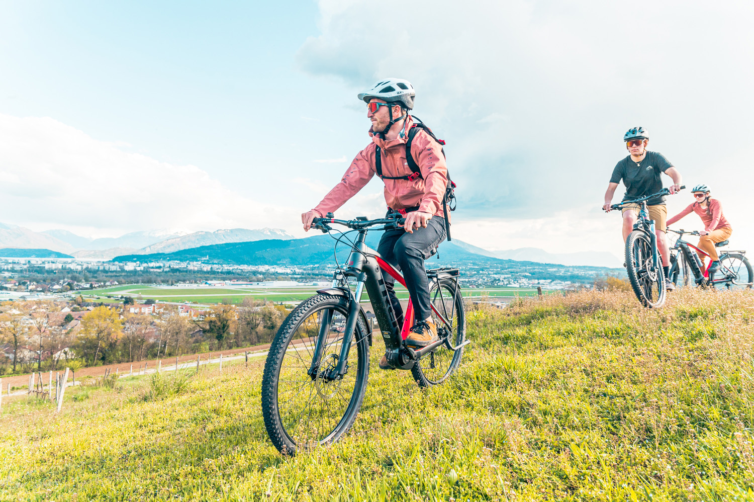 Randonnées vélo VTTAE e-bike - LES TERRASSES dANNECY
