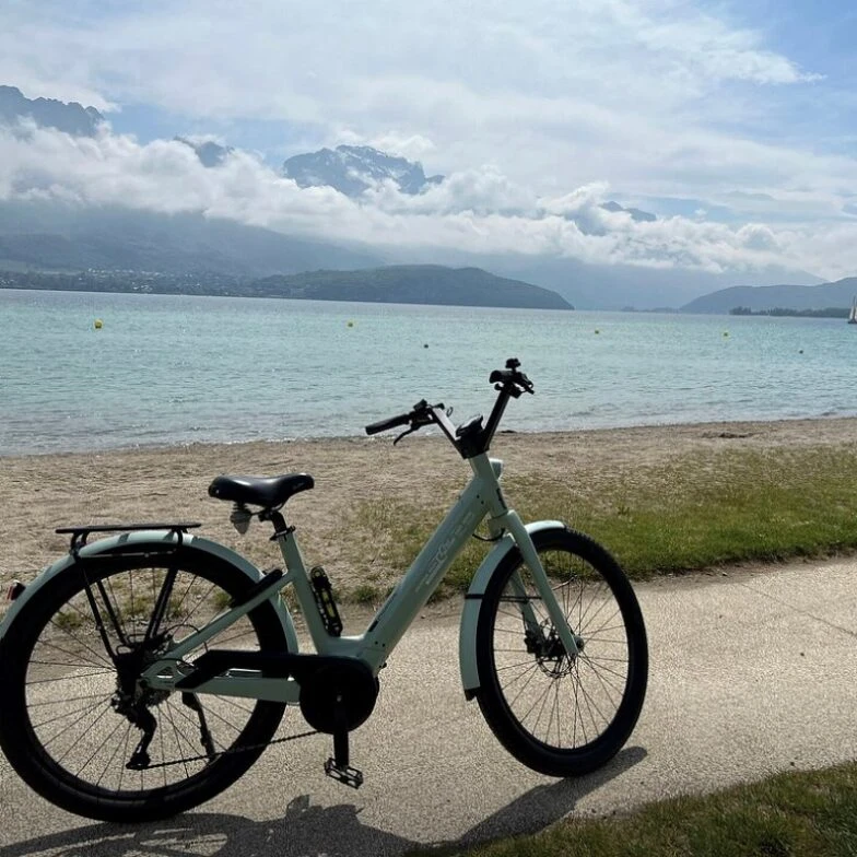 Roul’ ma poule – Bike shop in downtown Annecy