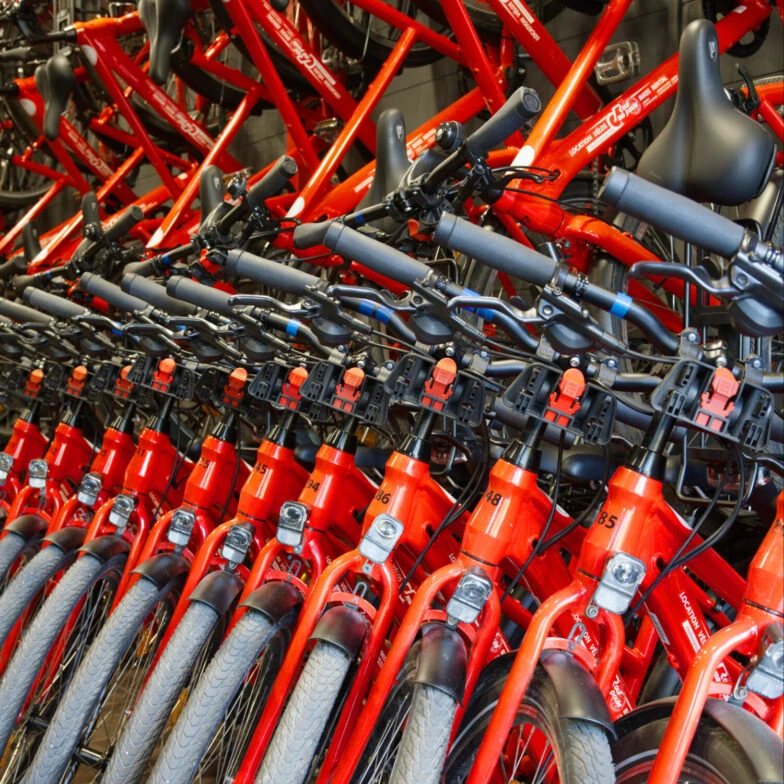 Roul’ ma poule – Tienda de bicicletas en el centro de Annecy