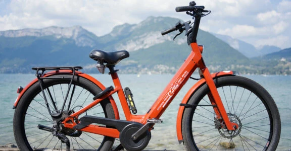 E-BIKE “Moustache Mixte” VAE Monday 27.2 Bosch for rent