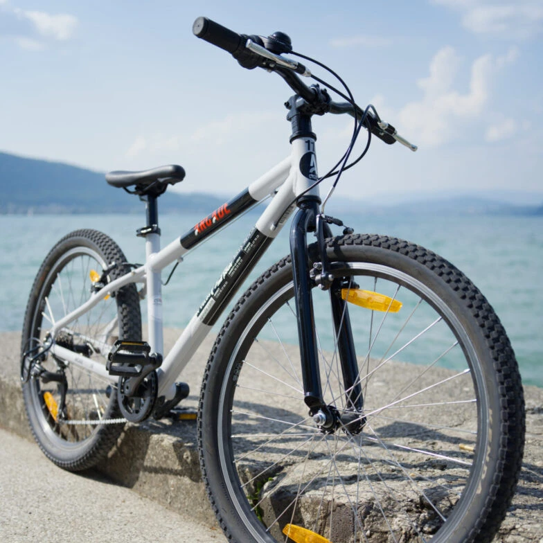 vélo enfant lac d'annecy
