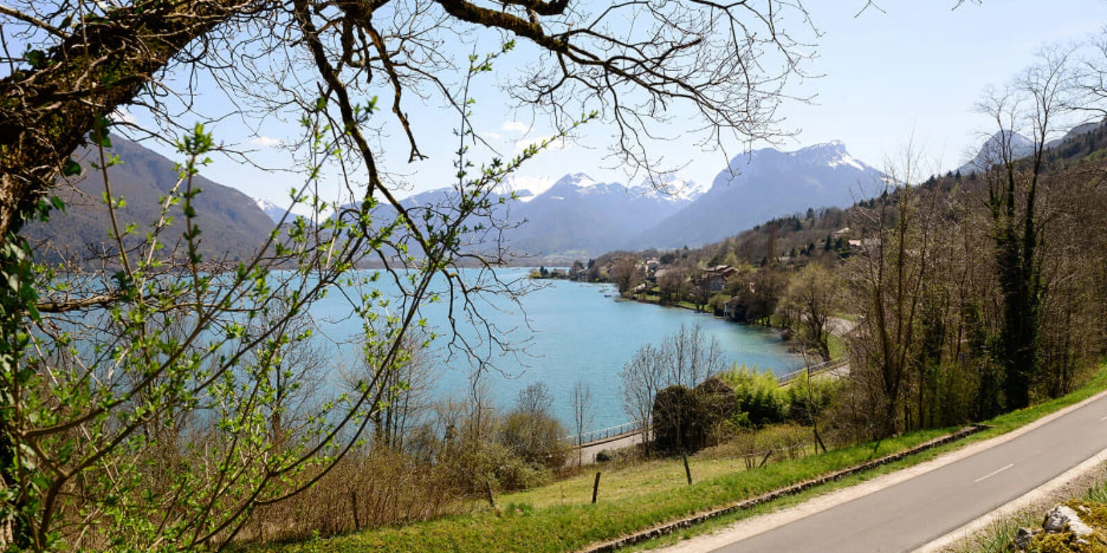 Image de : Annecy à vélo : 3 itinéraires magiques pour fêter l&rsquo;arrivée du printemps