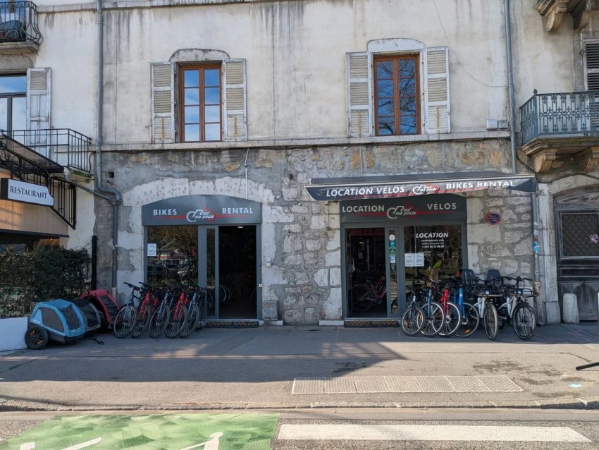 Roul’ ma poule – Tienda de bicicletas en el centro de Annecy