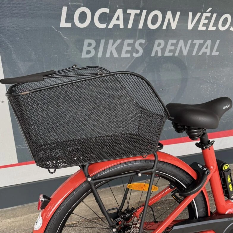 Panier à vélo sur vélo à la location à Annecy - Roul'ma poule
