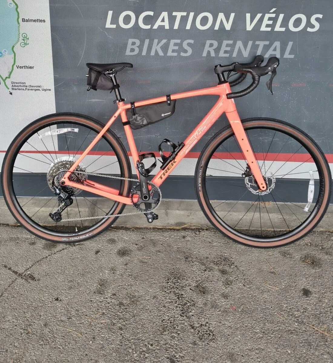 Location de vélo pour faire le tour du lac d'Annecy